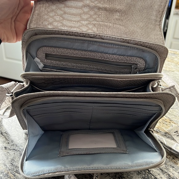 NWOT MC Marc Chantal Gray Vegan Leather Croc Embossed Crossbody Purse Silver - Picture 11 of 16